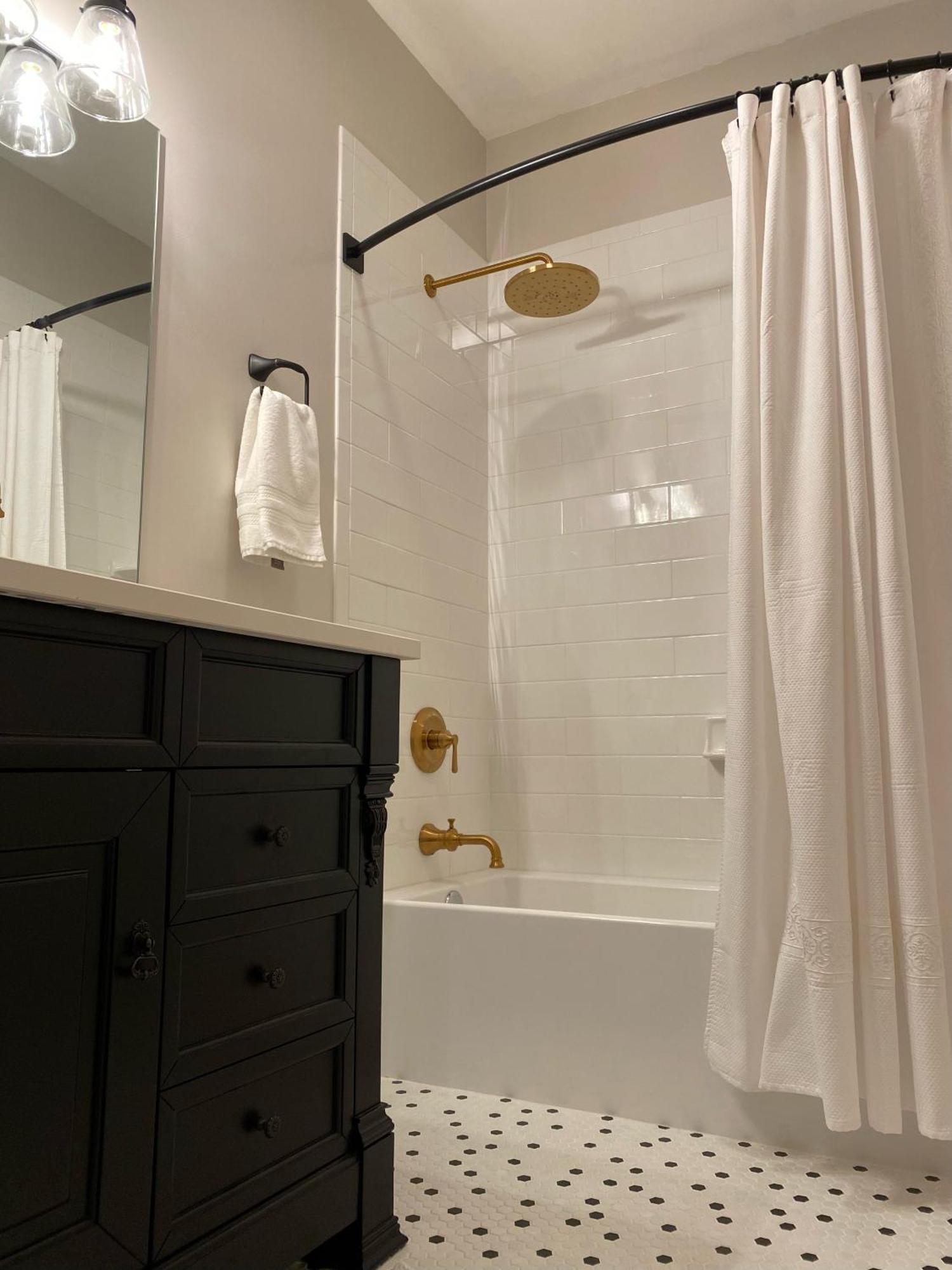 The Vine Bed & Breakfast, Llc Dundee Exteriör bild